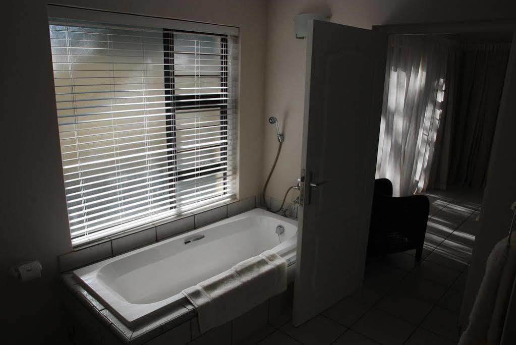 Hotel Sheilan House à Port Alfred Extérieur photo